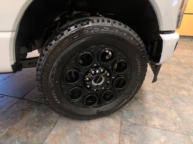 New 2026 Ford F350 Lariat w/ Black Appearance Package image 9