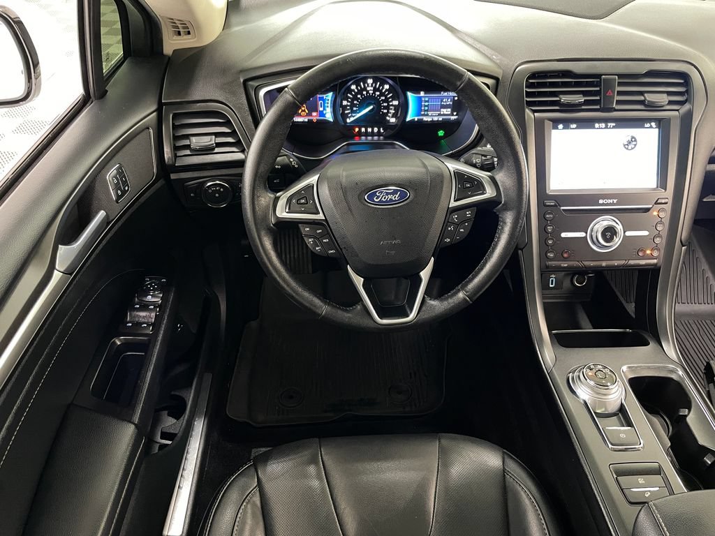 Used 2017 Ford Fusion Titanium FWD image 22