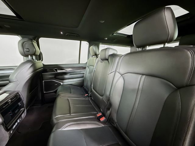 Used 2024 Jeep Wagoneer 4WD w/ Premium Group I image 26