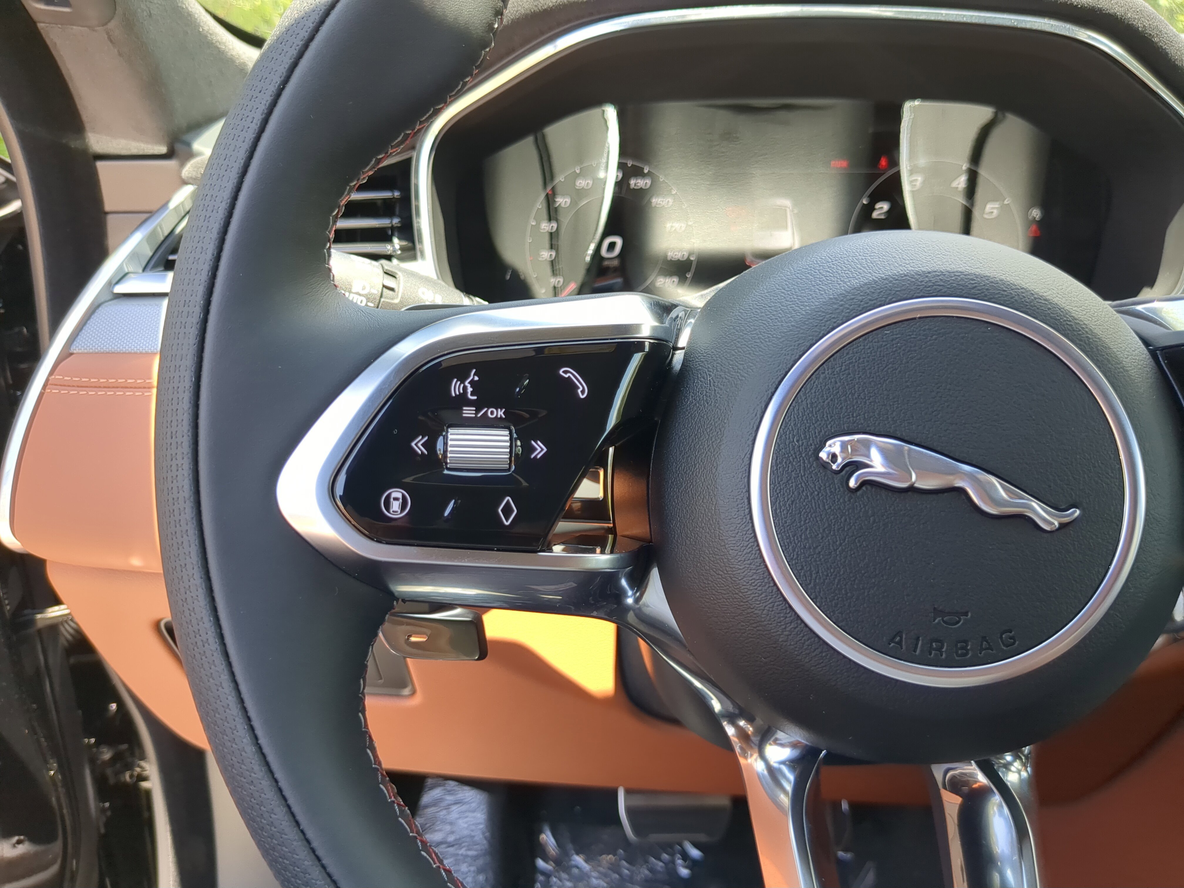 New 2026 Jaguar F-PACE SVR 575 Edition image 29