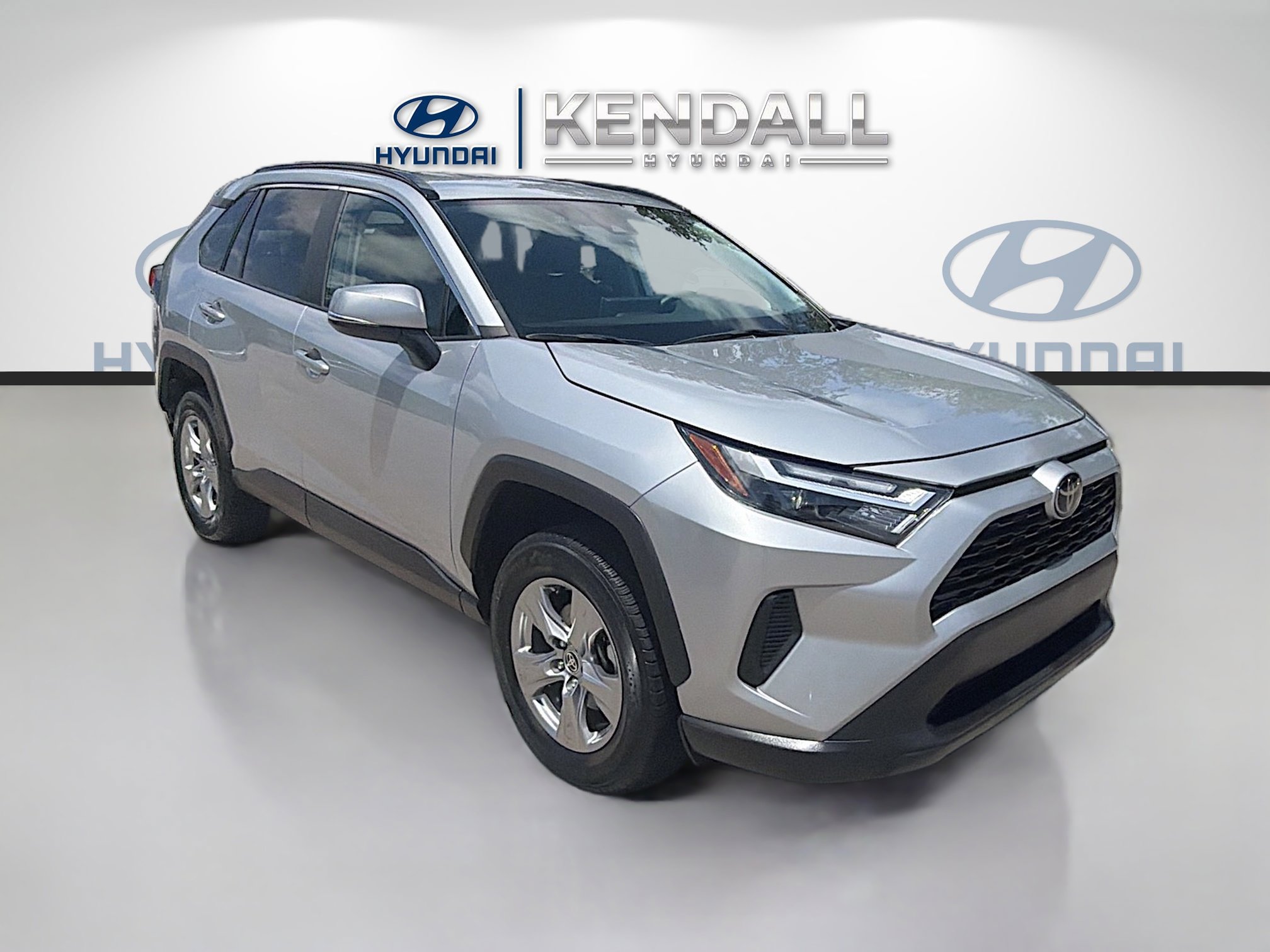 Used 2024 Toyota RAV4 XLE FWD image 1