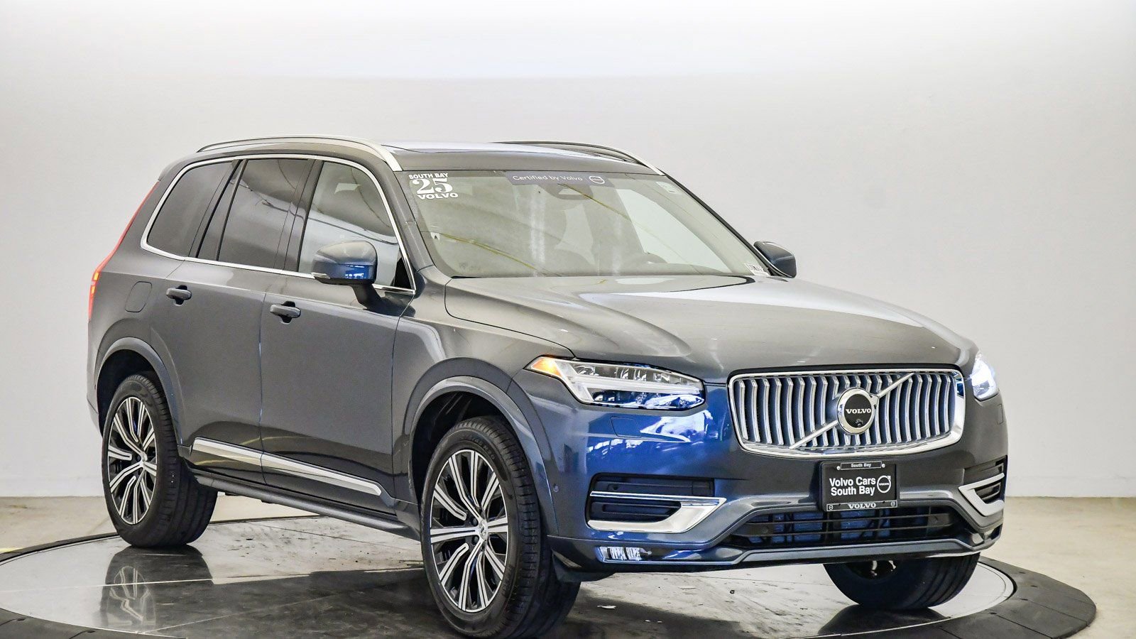 Certified 2025 Volvo XC90 B6 Ultra image 5