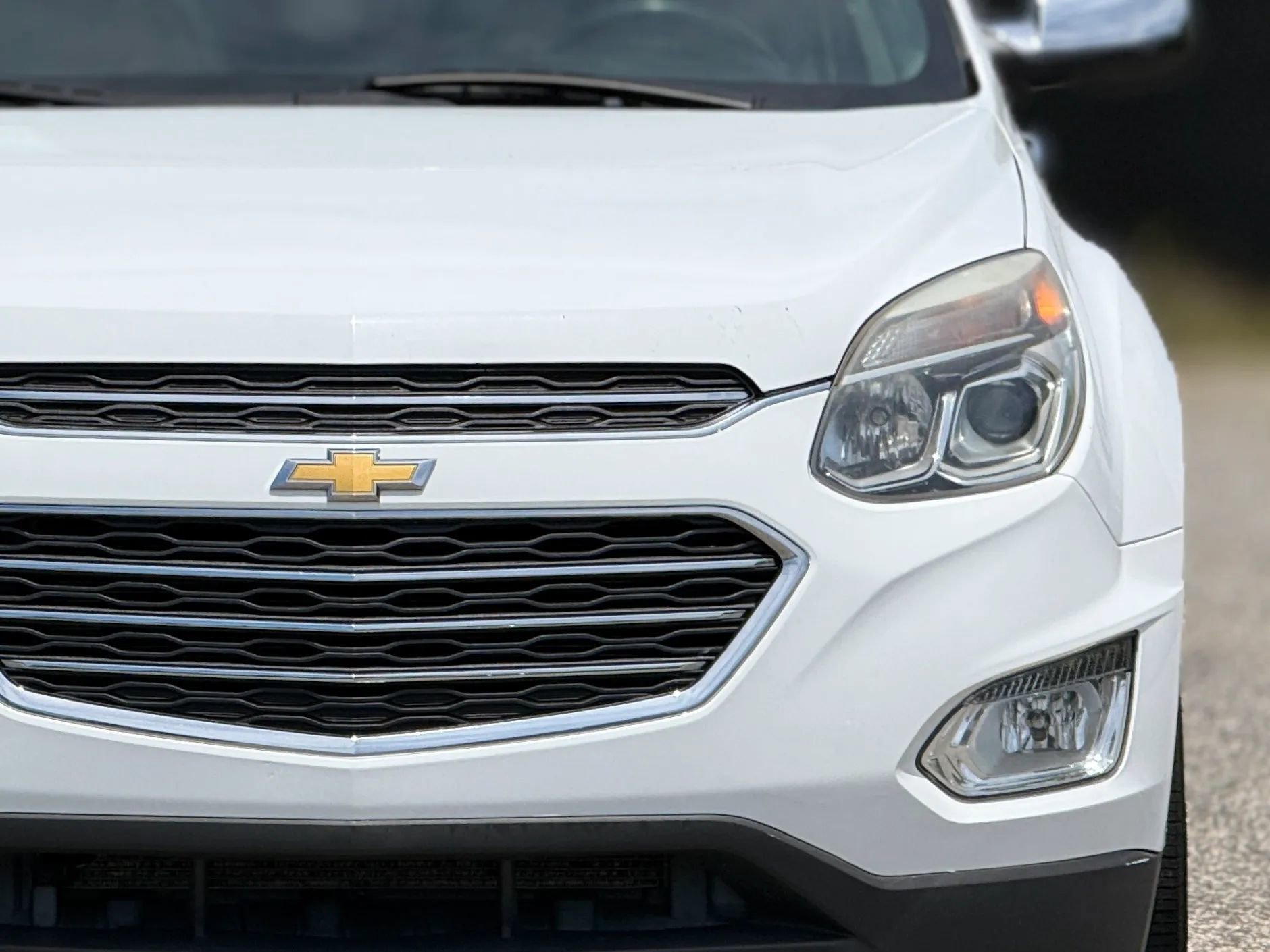 Used 2016 Chevrolet Equinox LTZ w/ Enhanced Convenience Package FWD image 12