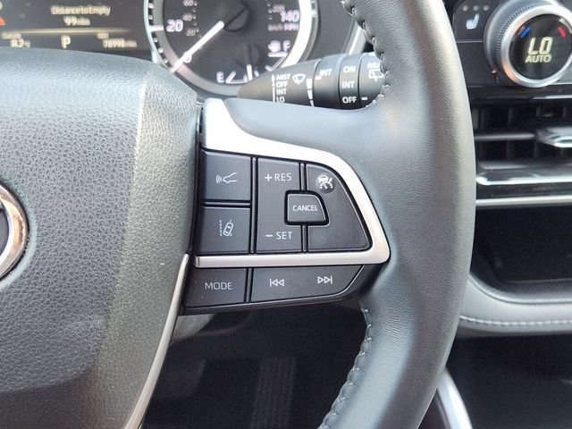 Used 2023 Toyota Highlander XLE FWD image 30
