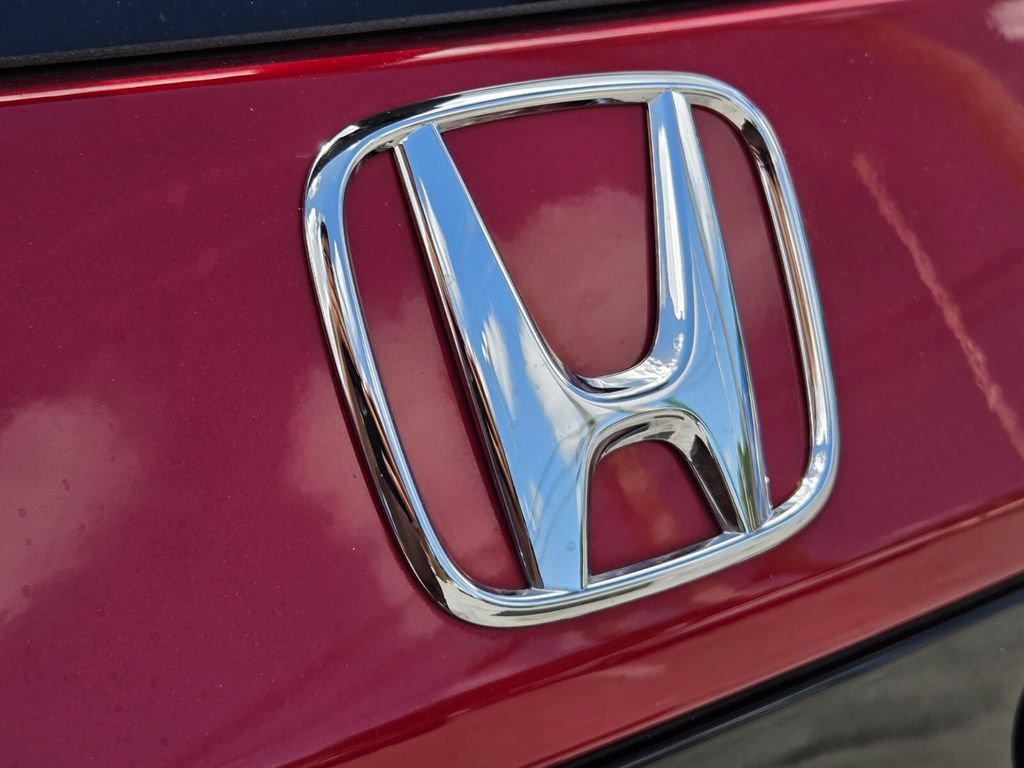 Certified 2025 Honda Pilot Touring image 15