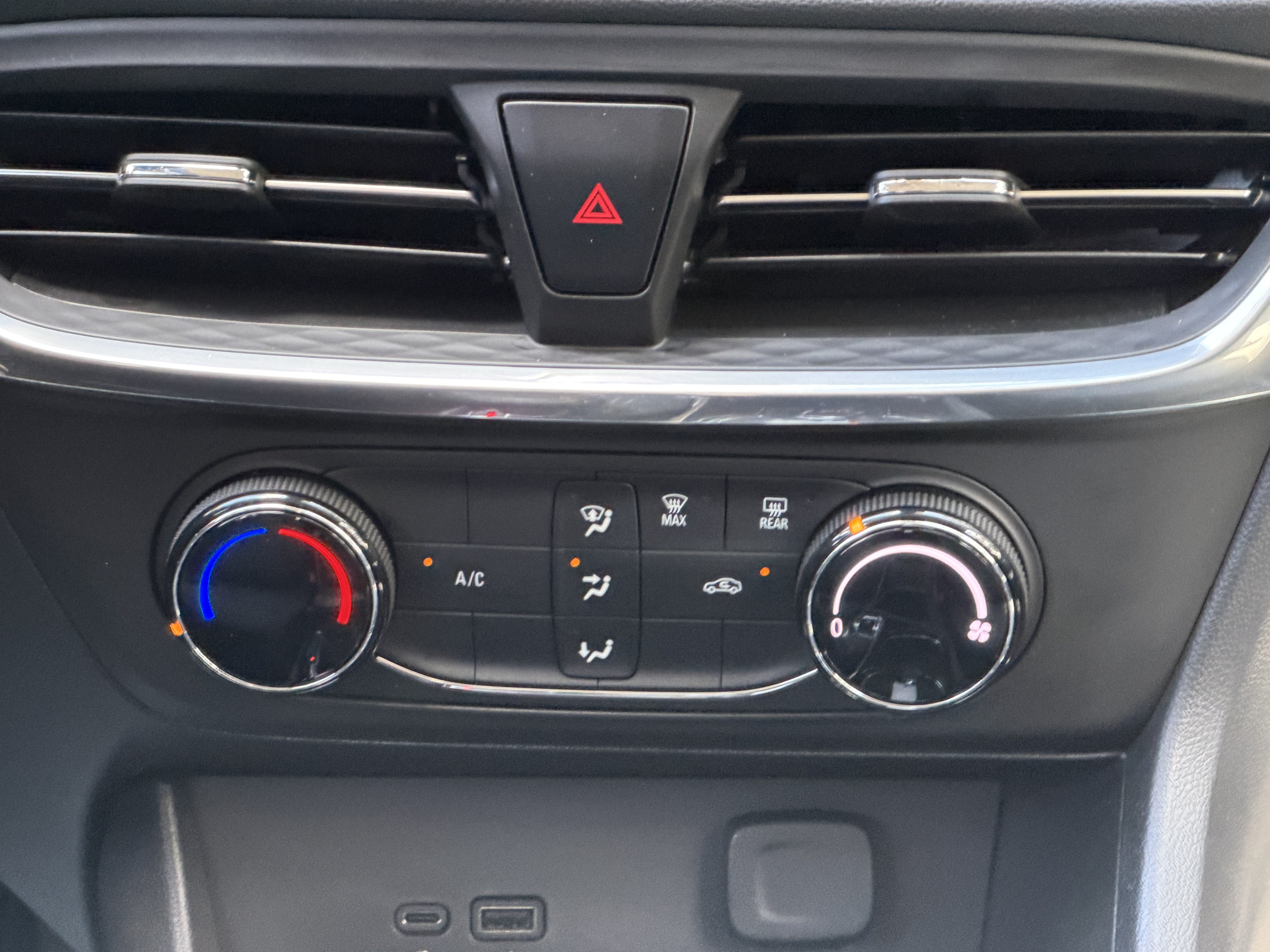 Used 2024 Buick Encore GX Preferred FWD image 20