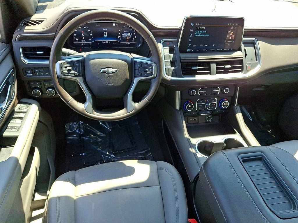 Used 2022 Chevrolet Tahoe Z71 w/ Luxury Package AWD/4WD image 13