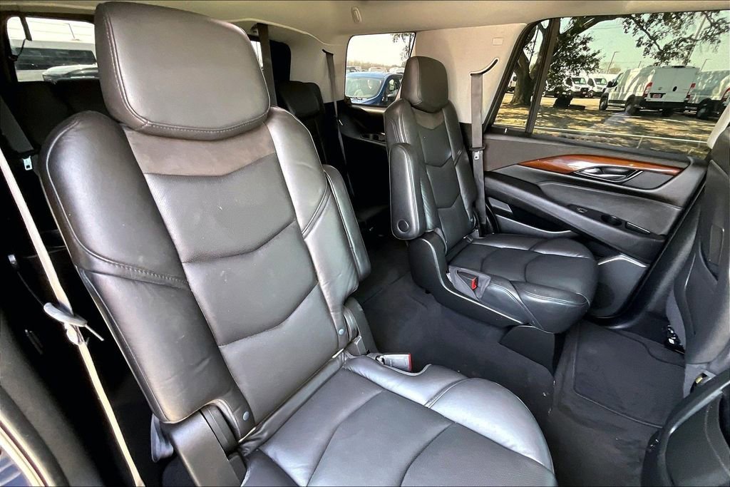 Used 2020 Cadillac Escalade Luxury RWD image 22