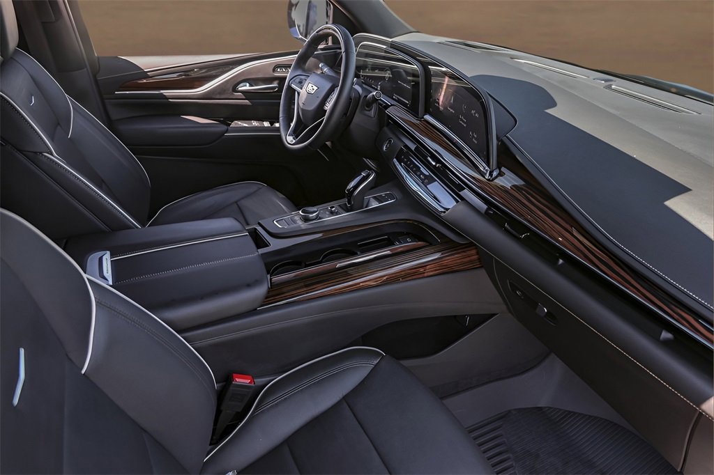 Certified 2024 Cadillac Escalade Premium Luxury w/ Performance Package image 30