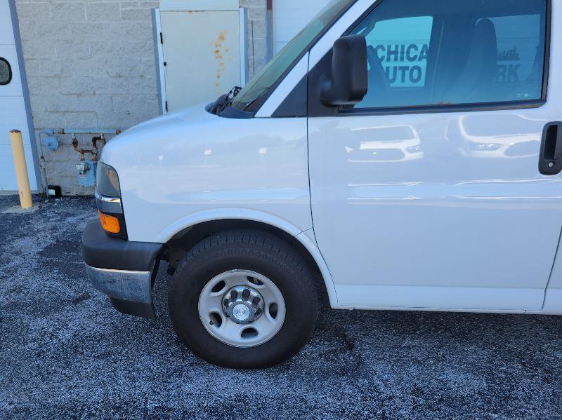 Used 2017 Chevrolet Express 3500 LT w/ LT Preferred Equipment Group RWD image 7