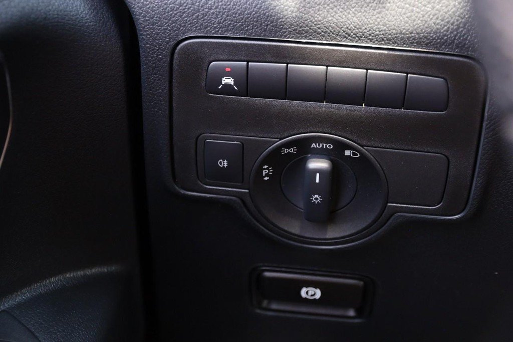 Used 2023 Mercedes-Benz Metris Passenger image 18