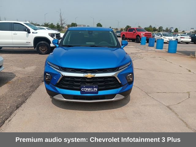 Used 2025 Chevrolet Blazer LT image 3