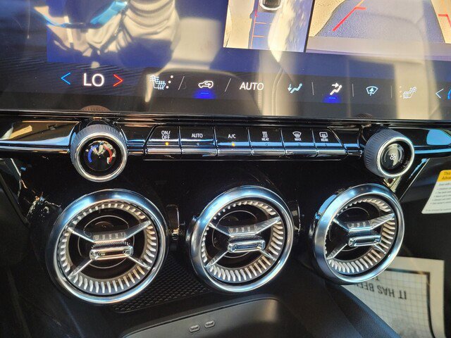 New 2026 Chevrolet Blazer EV LT AWD/4WD image 10