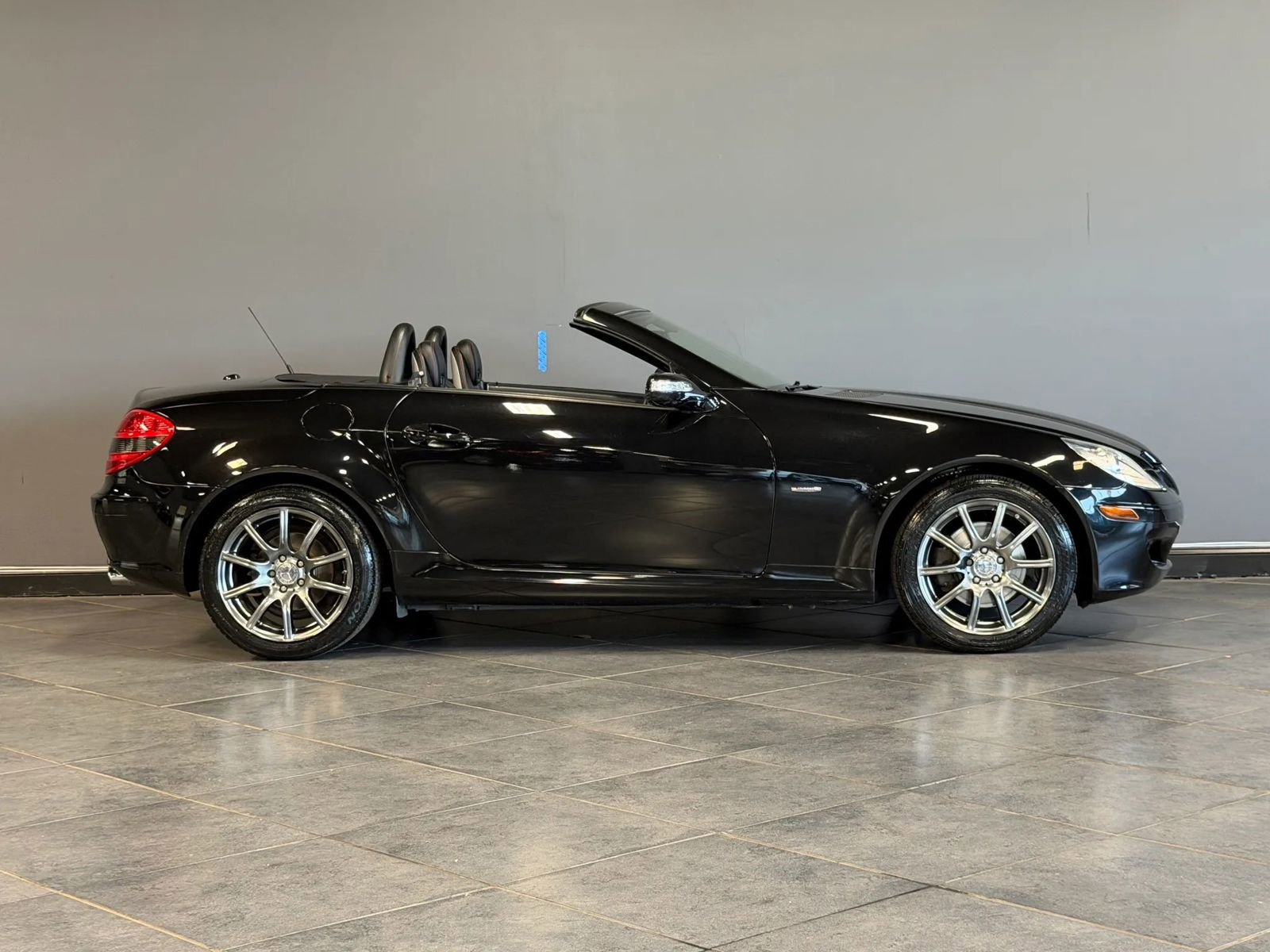 Used 2008 Mercedes-Benz SLK 280 image 4