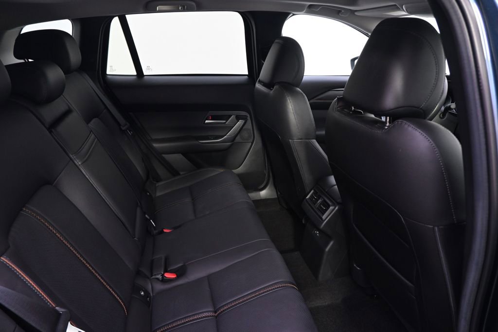 Used 2025 MAZDA CX-50 AWD 2.5 Hybrid w/ Premium Pkg image 18