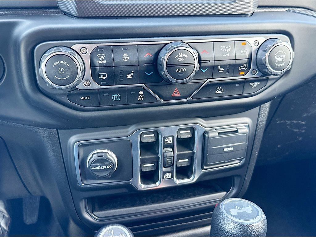 Used 2023 Jeep Wrangler Unlimited w/ Cold Weather Group image 17