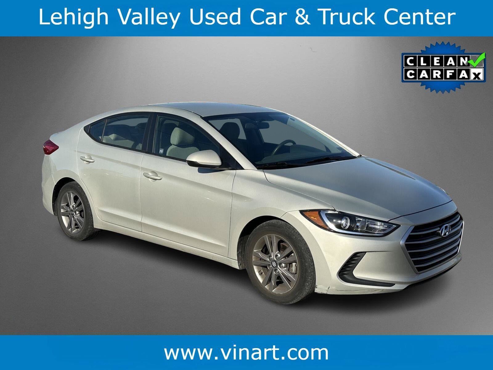 Used 2017 Hyundai Elantra SE FWD image 1