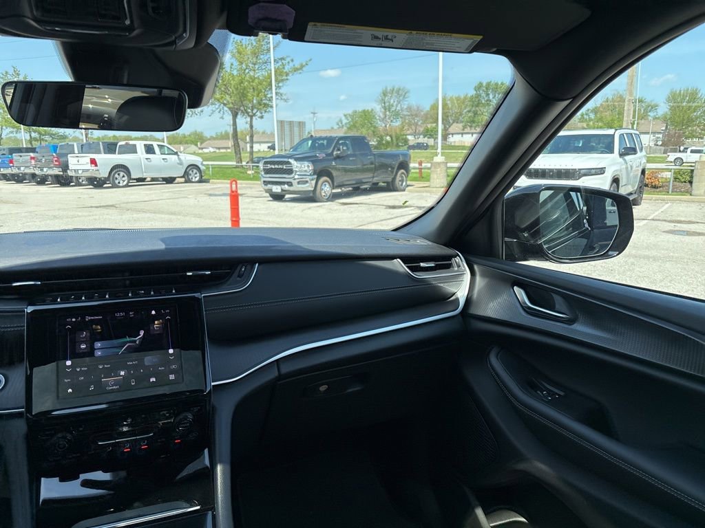 New 2025 Jeep Grand Cherokee Altitude AWD/4WD image 49