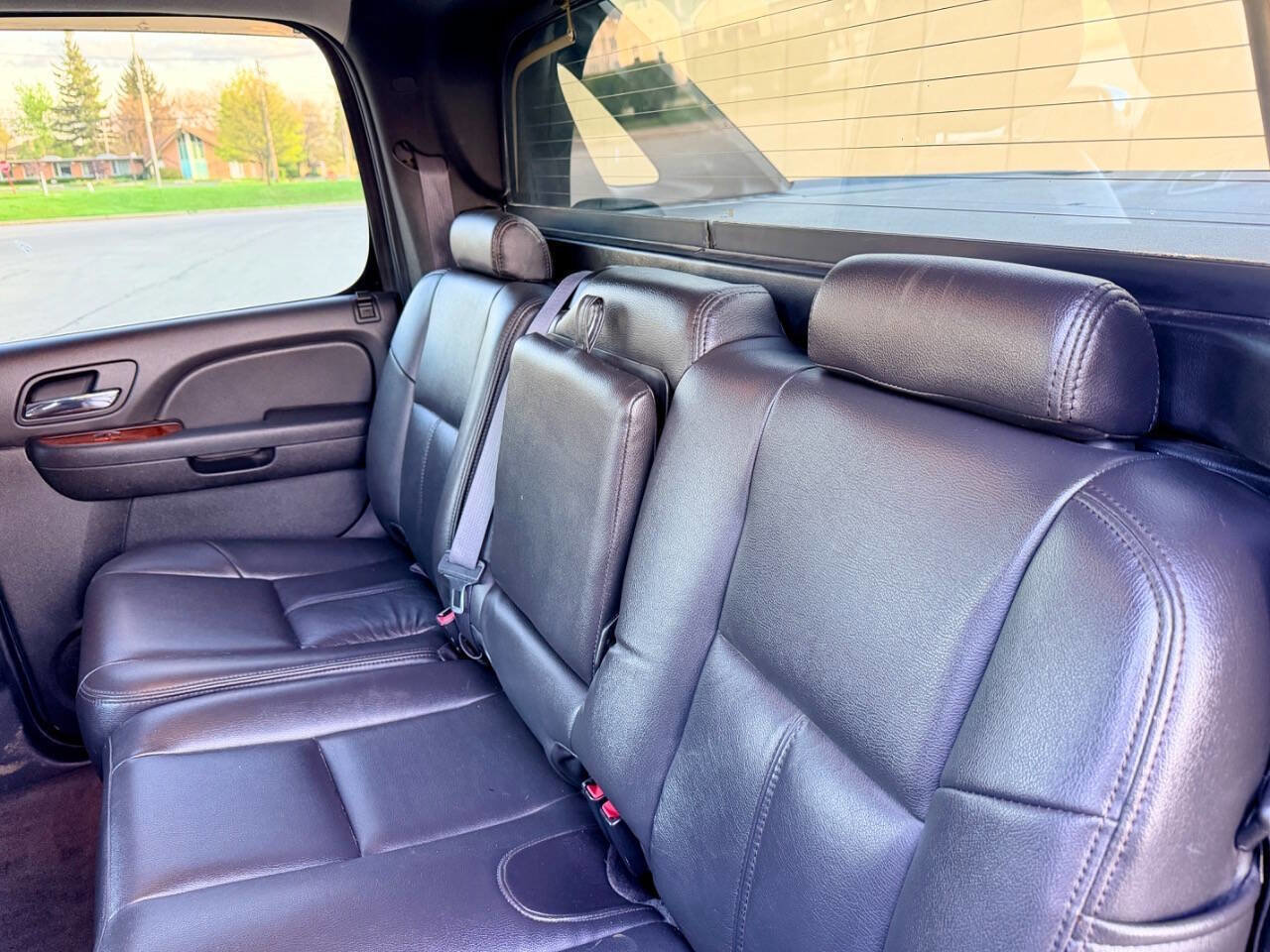 Used 2011 Chevrolet Avalanche LS w/ Regional Value Package AWD/4WD image 14