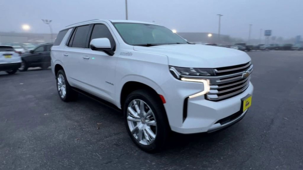 Used 2021 Chevrolet Tahoe High Country w/ Premium Package AWD/4WD image 2