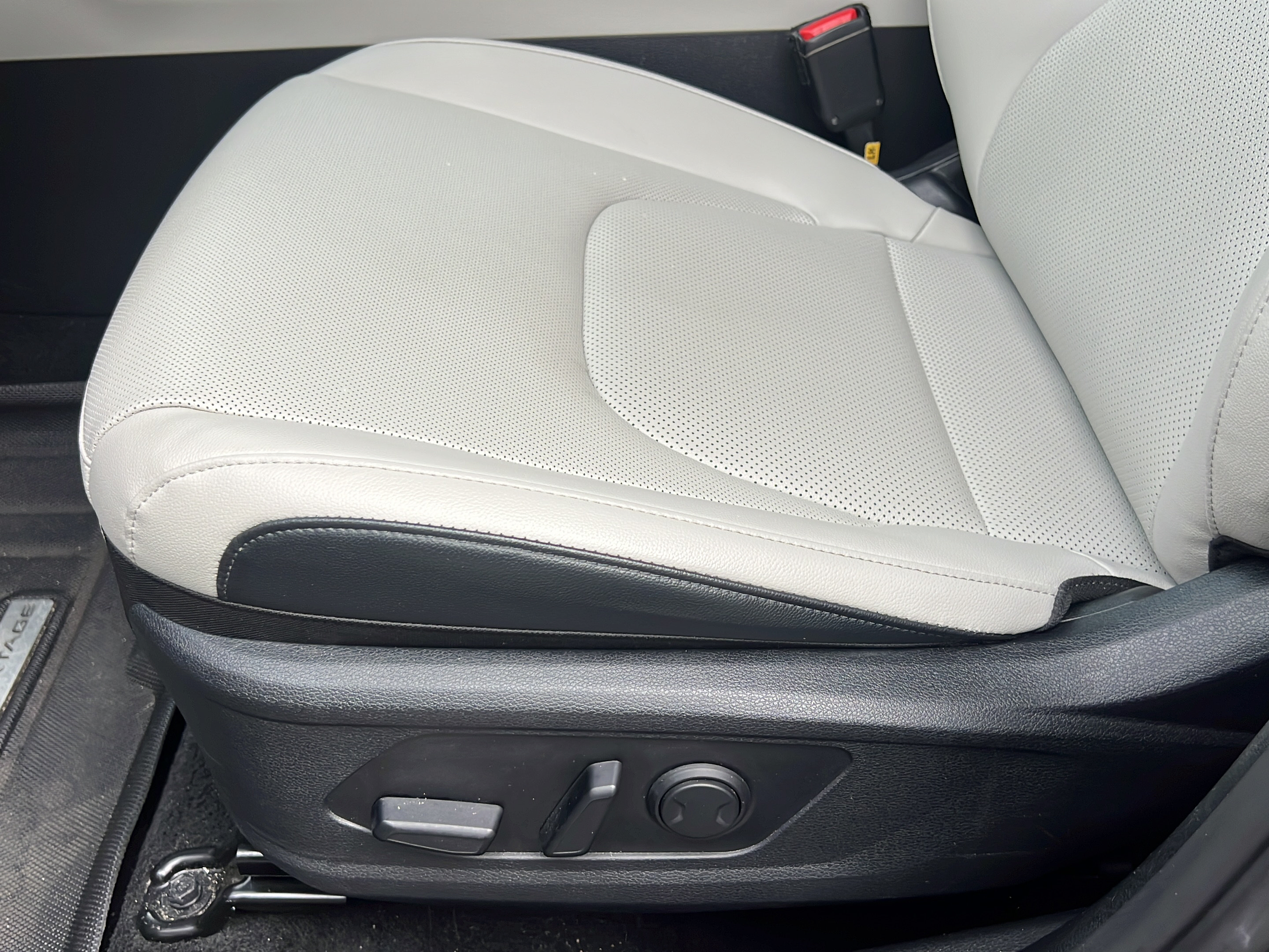 Certified 2023 Kia Sportage EX FWD image 14