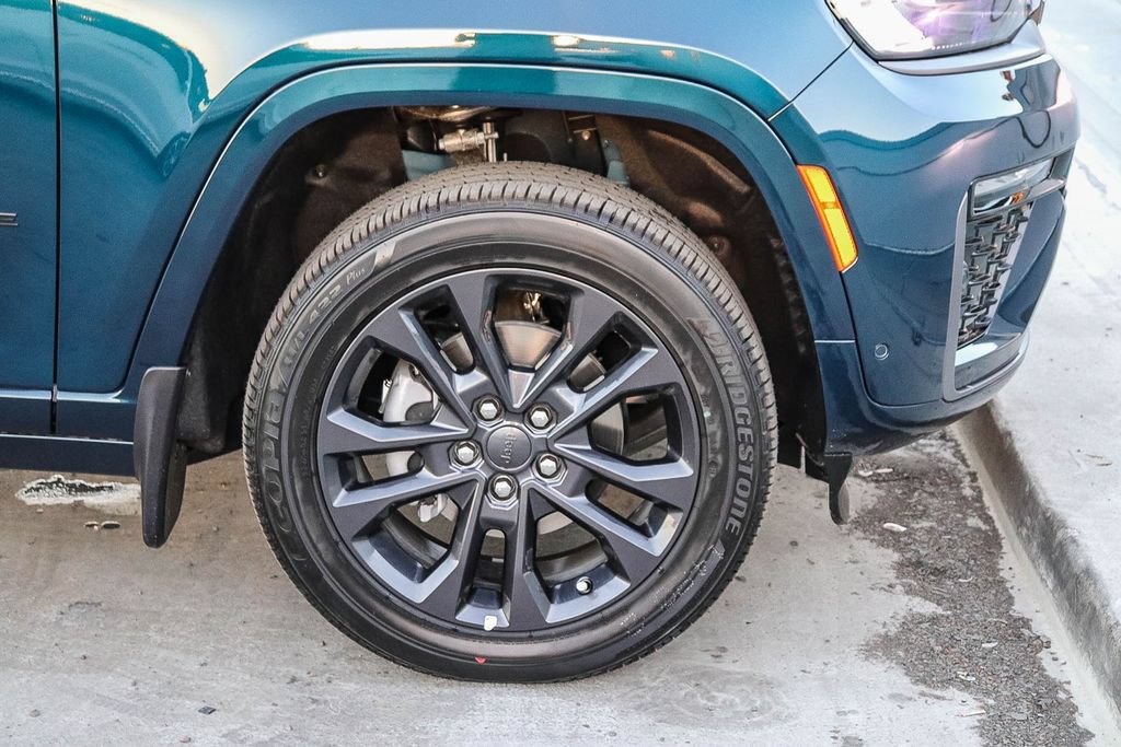 New 2026 Jeep Grand Cherokee Limited AWD/4WD image 11