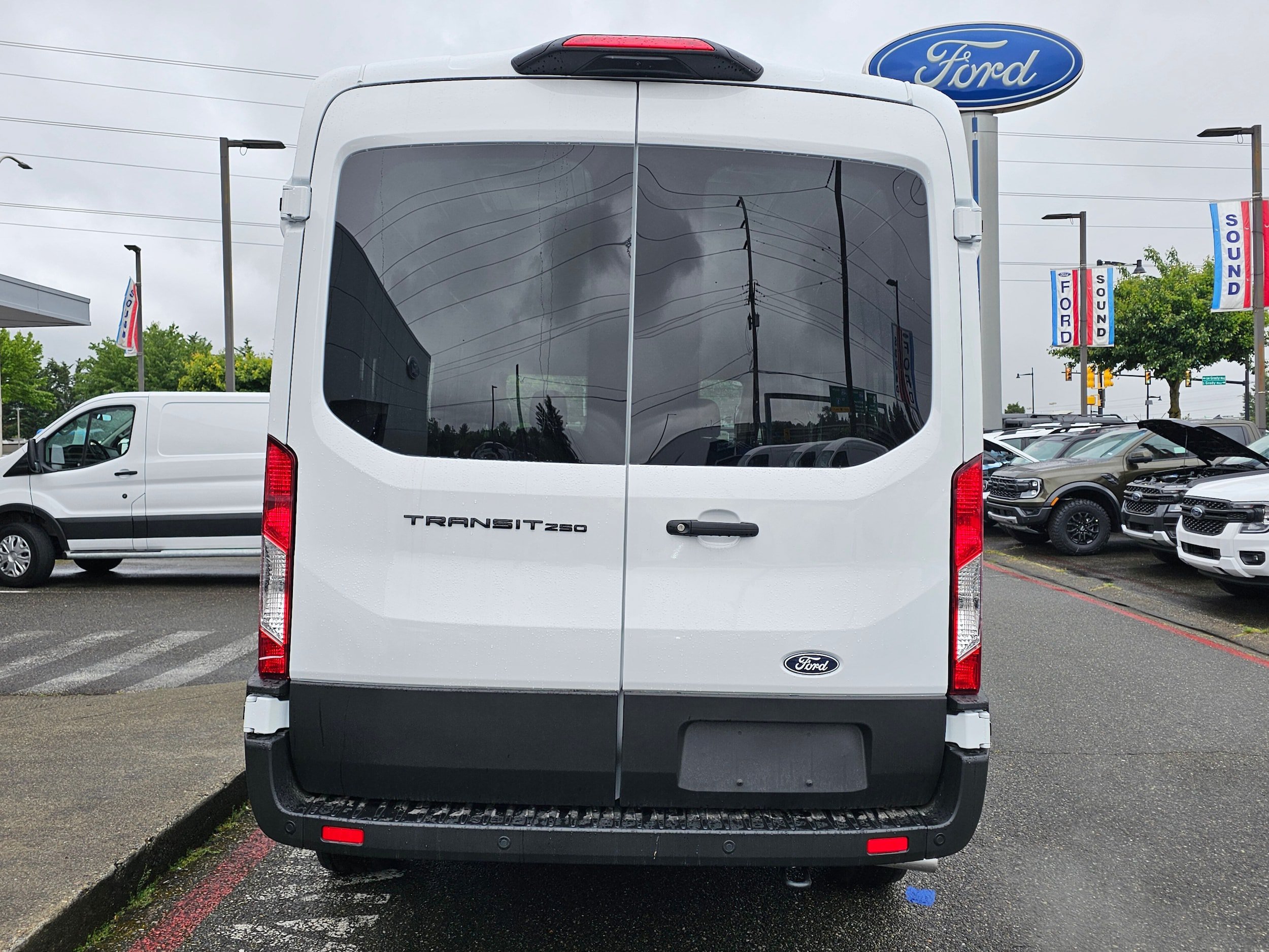 New 2026 Ford Transit 250 148 Medium Roof RWD image 4