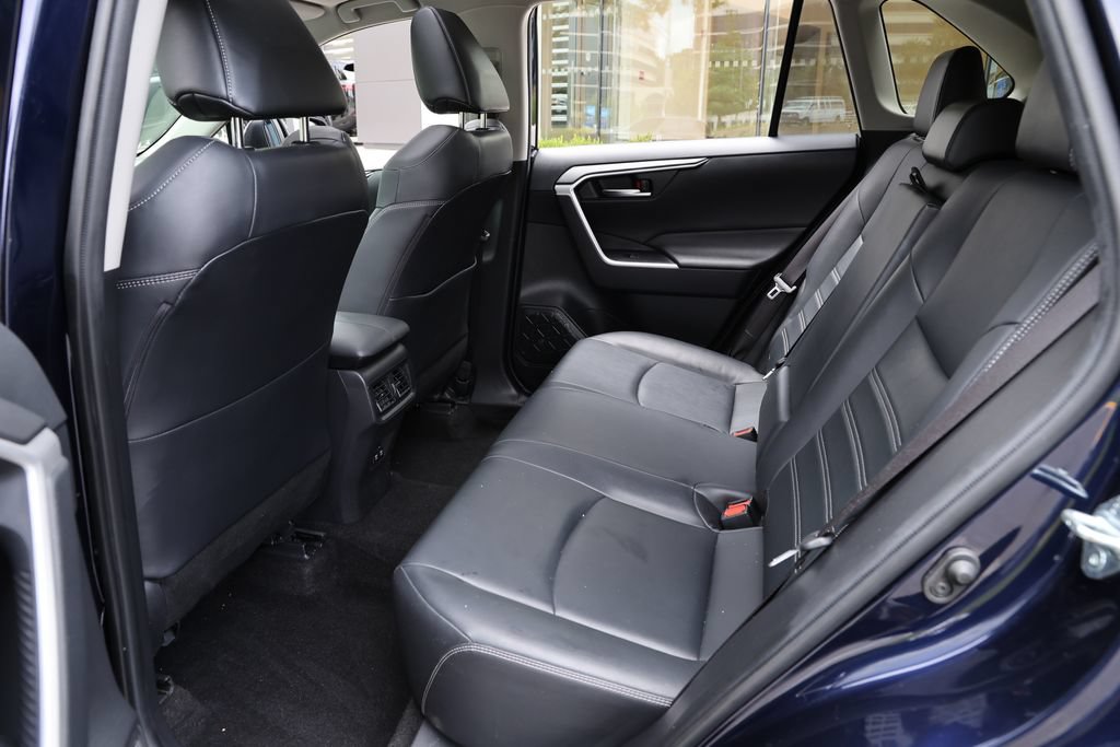 Used 2019 Toyota RAV4 XLE Premium w/ Cold Weather Package AWD/4WD image 18