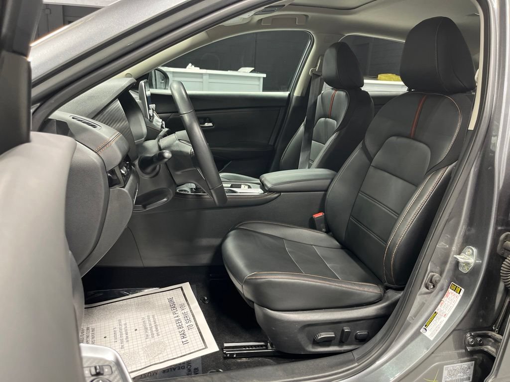 Used 2023 Nissan Sentra SR w/ SR Premium Package FWD image 16