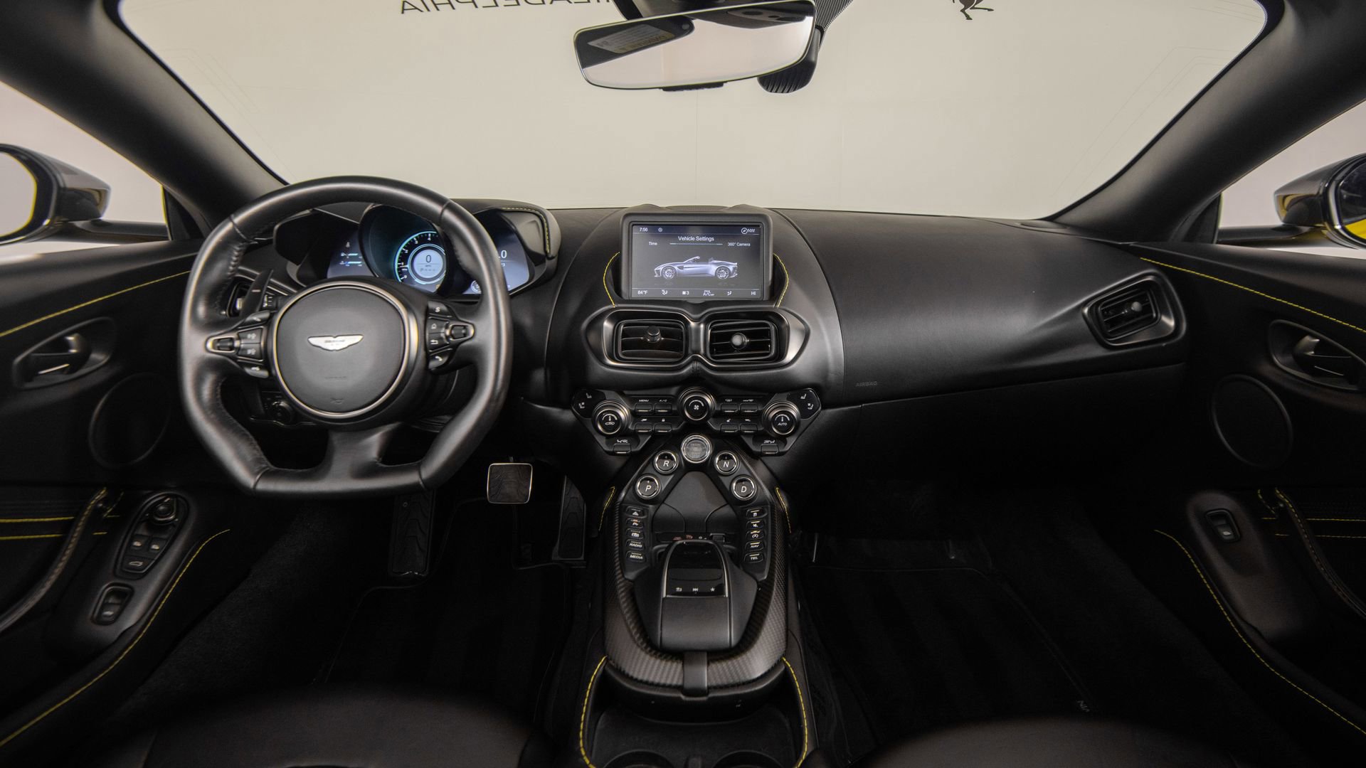 Used 2021 Aston Martin V8 Vantage Roadster image 50