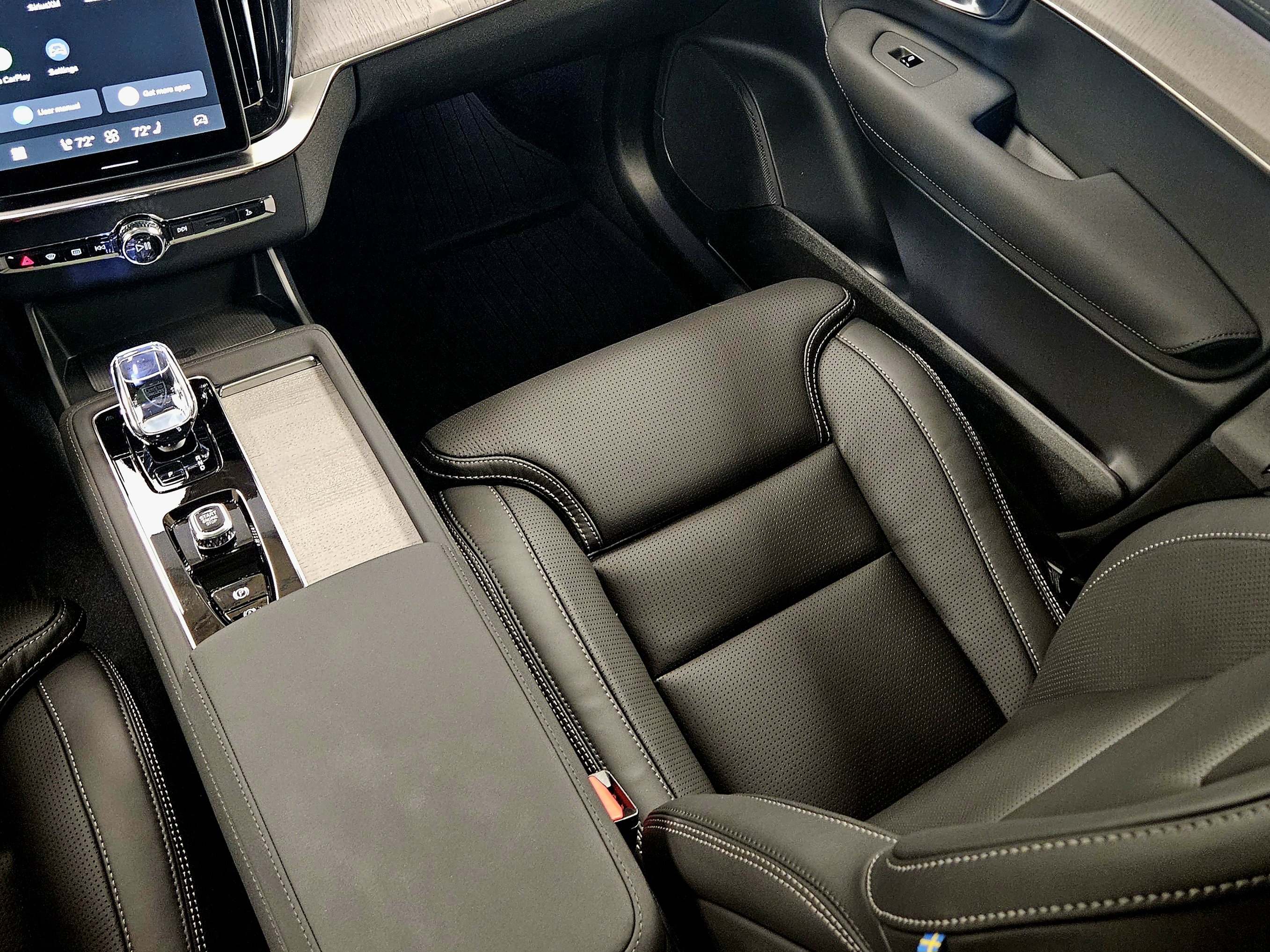New 2026 Volvo XC90 B6 Ultra w/ Protection Package image 17