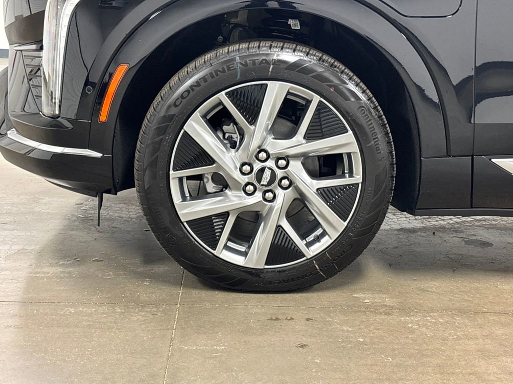 New 2026 Cadillac Optiq Luxury 2 w/ LPO, Floor Liner Package image 7