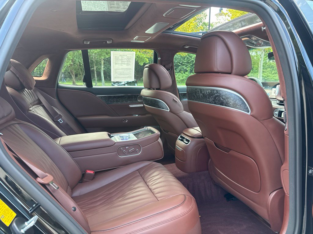 Used 2025 Genesis G90 3.5T AWD/4WD image 34