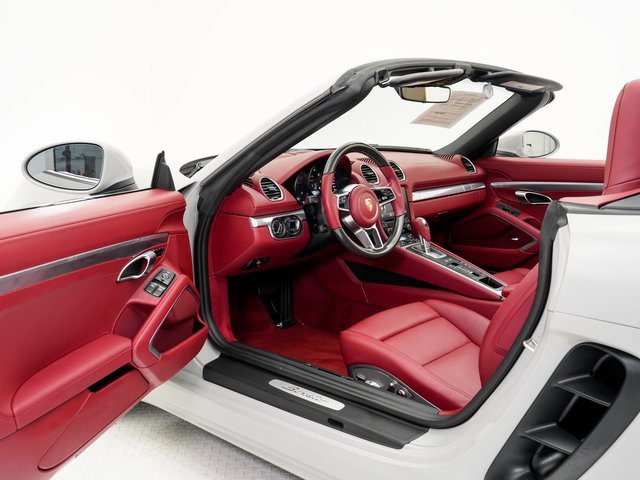 Used 2024 Porsche 718 Boxster image 7
