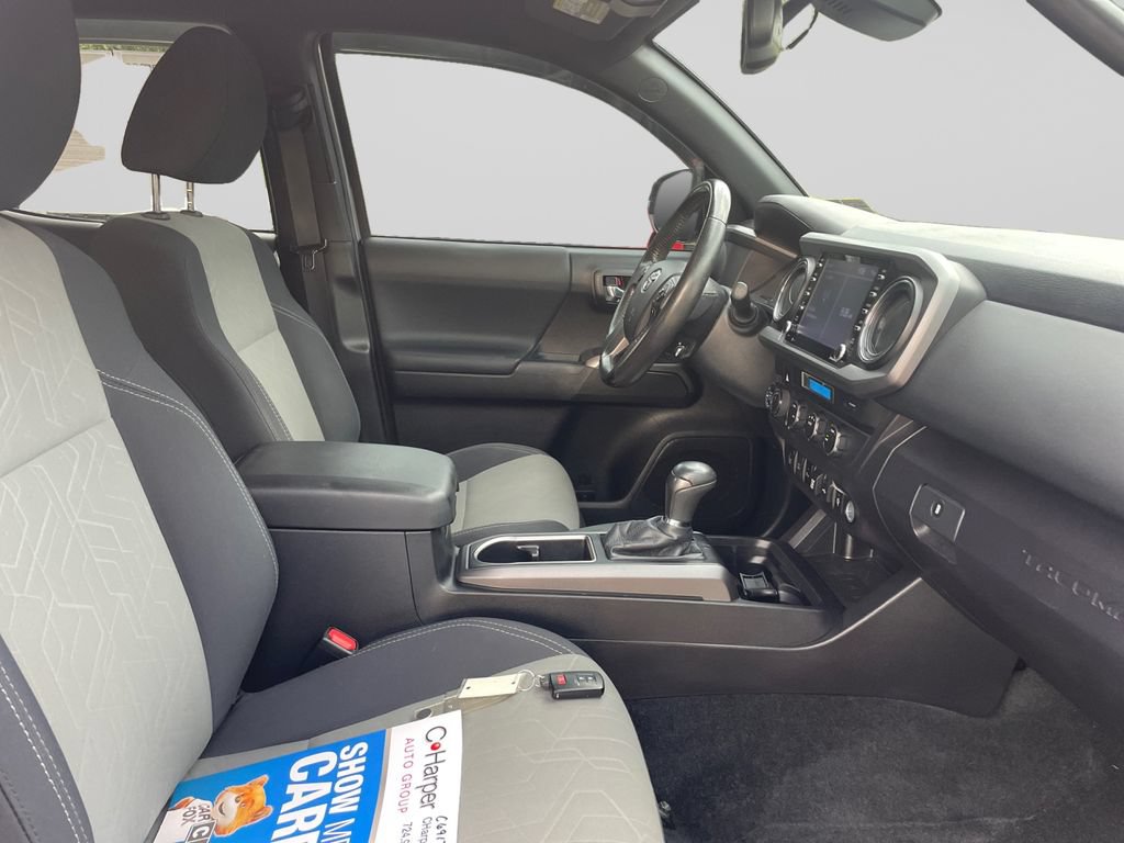 Used 2021 Toyota Tacoma TRD Sport w/ Technology Package AWD/4WD image 11