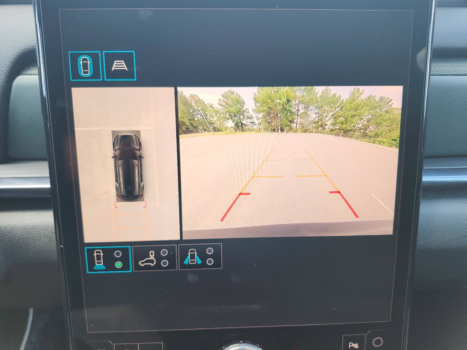 New 2026 GMC Terrain AT4 w/ Convenience Package III image 14