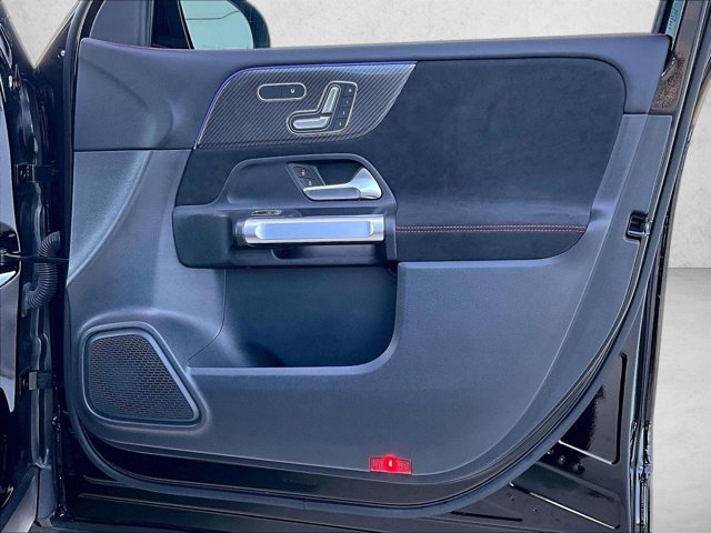 Used 2024 Mercedes-Benz GLB 250 image 19
