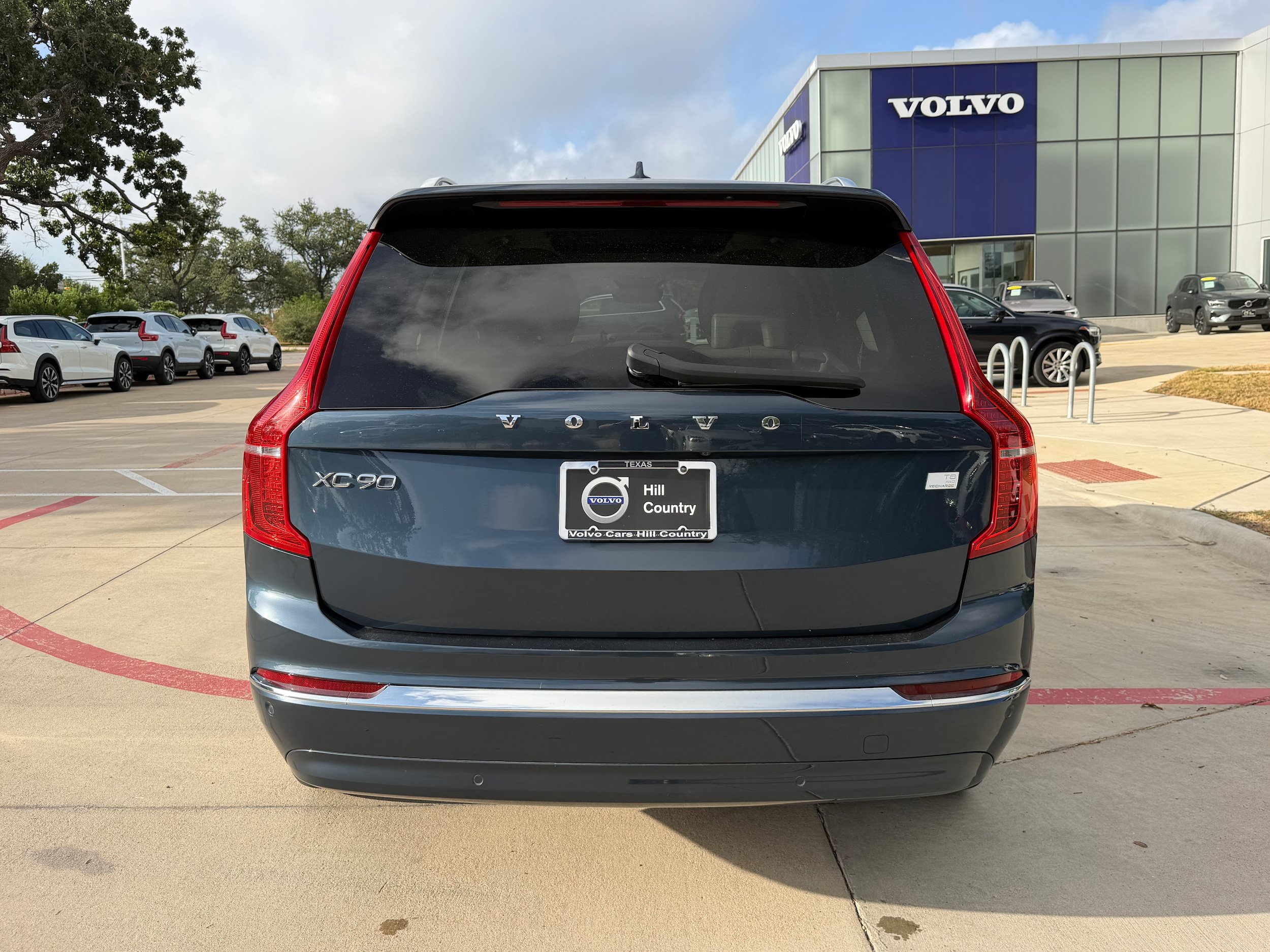 Certified 2024 Volvo XC90 T8 Plus AWD/4WD image 5