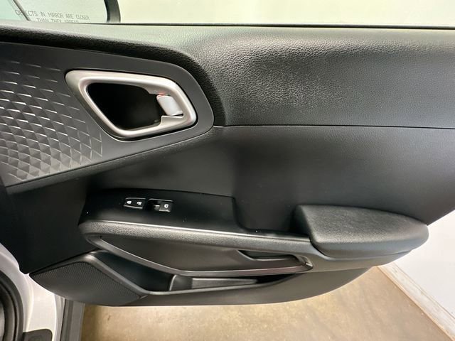 Used 2020 Kia Soul S FWD image 21