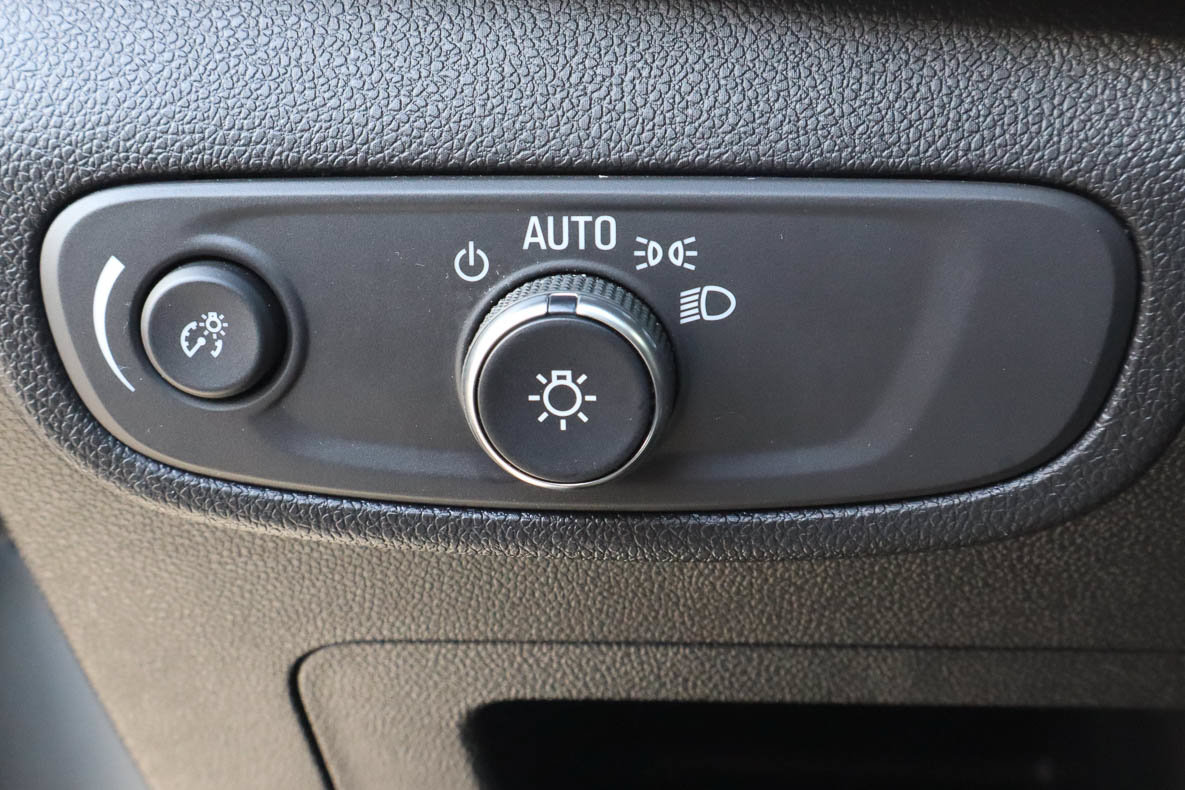 Used 2025 Chevrolet TrailBlazer LT FWD image 16
