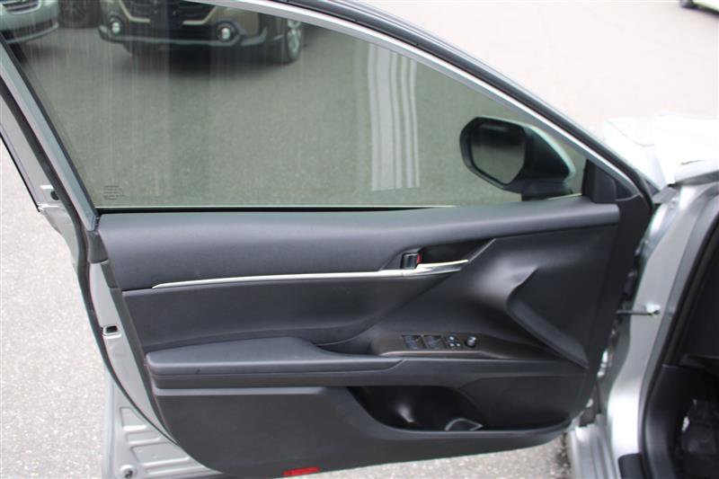 Used 2022 Toyota Camry SE image 7