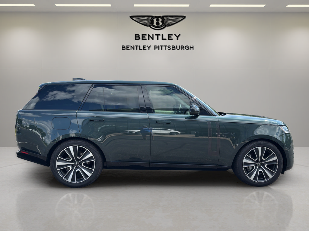 Used 2025 Land Rover Range Rover SE AWD/4WD image 4