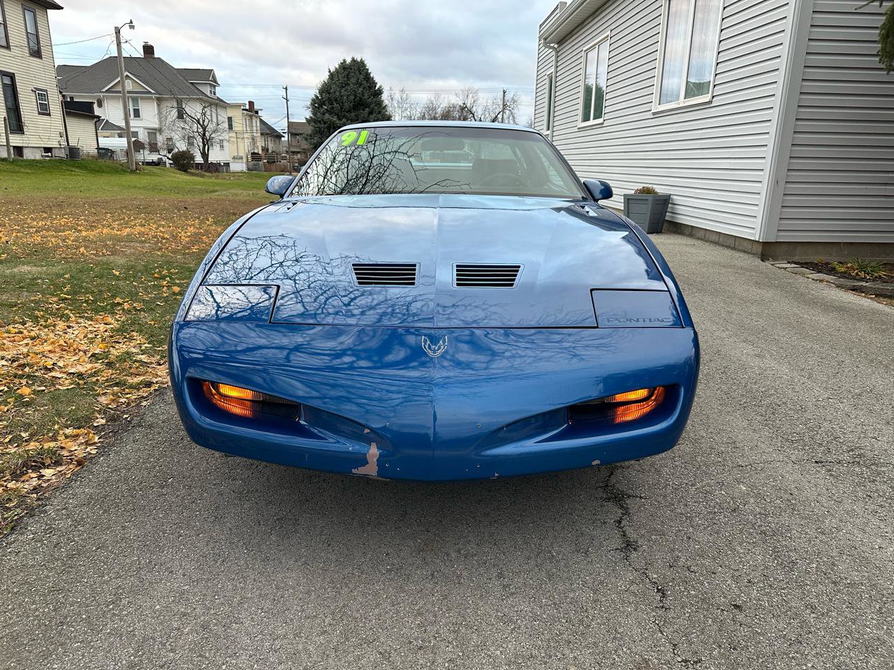Used 1991 Pontiac Firebird Trans Am RWD image 4