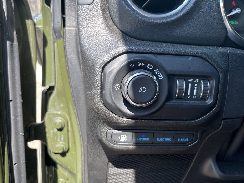 Used 2021 Jeep Wrangler Unlimited Sahara image 39