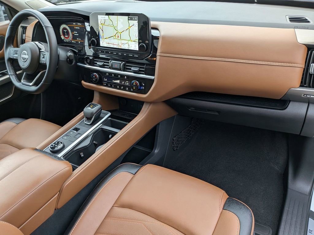 Used 2025 Nissan Pathfinder Platinum AWD/4WD image 29