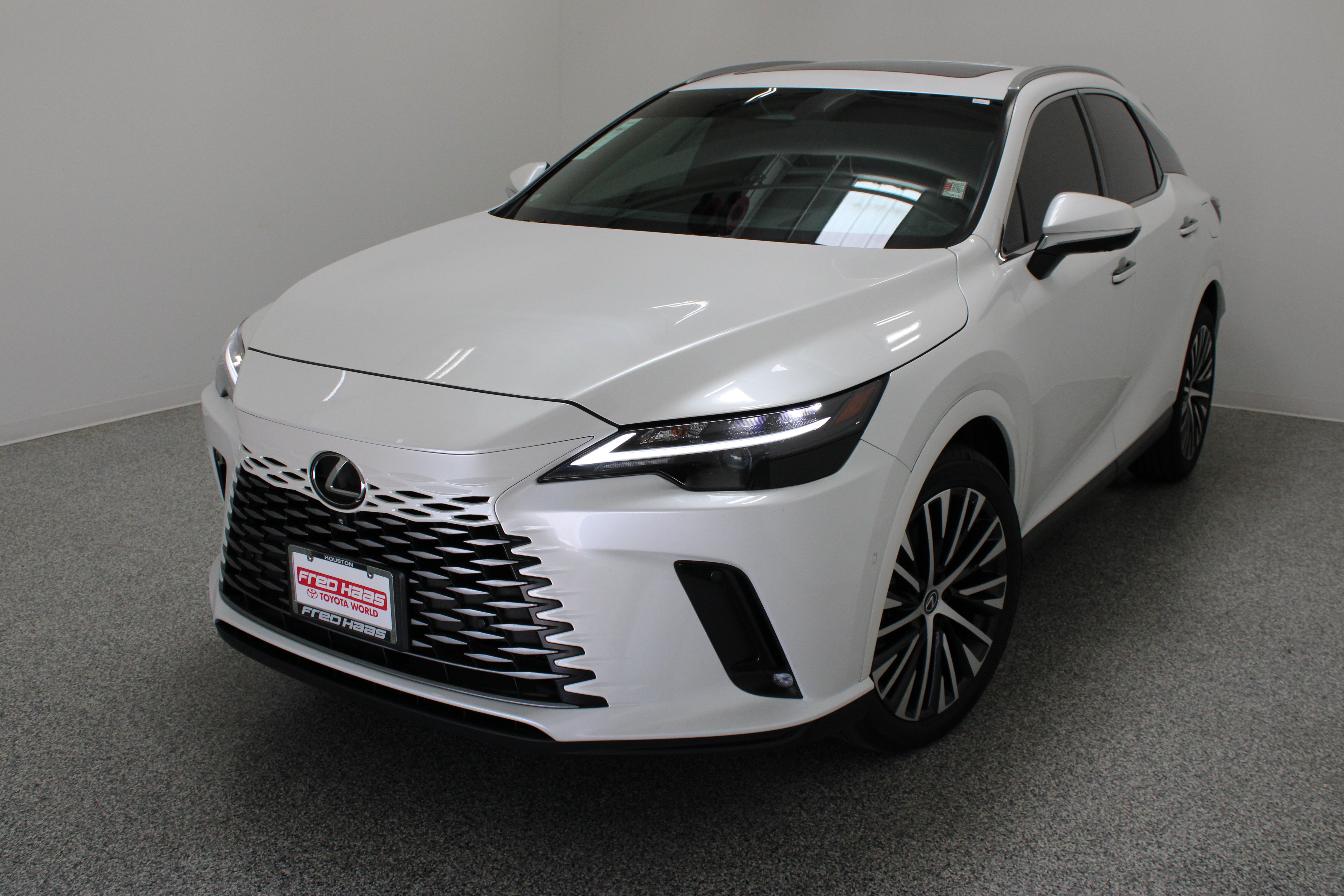 Used 2024 Lexus RX 350 Premium Plus w/ Convenience Package FWD image 2