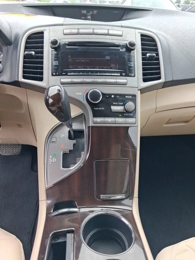 Used 2012 Toyota Venza LE w/ LE Convenience Pkg FWD image 12