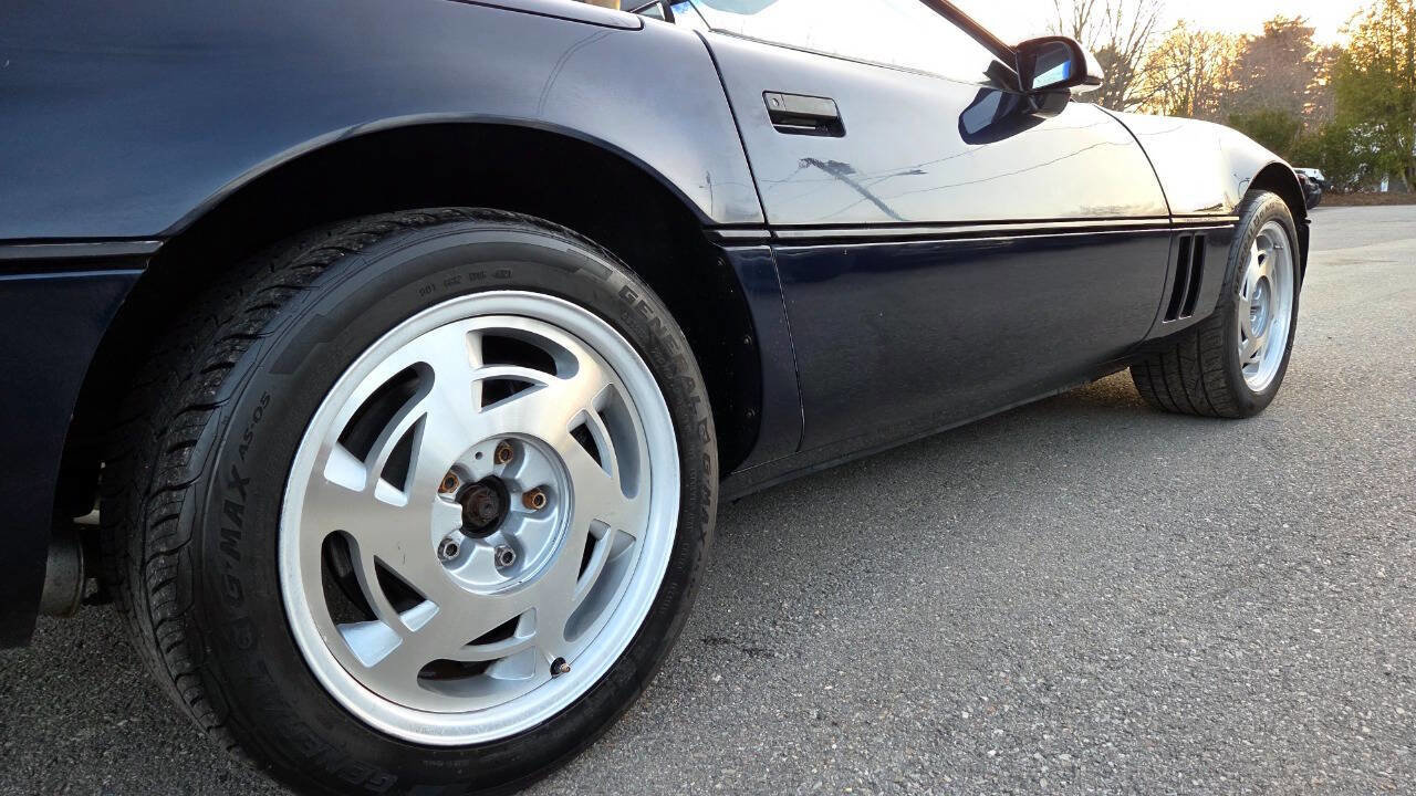 Used 1989 Chevrolet Corvette Convertible RWD image 19