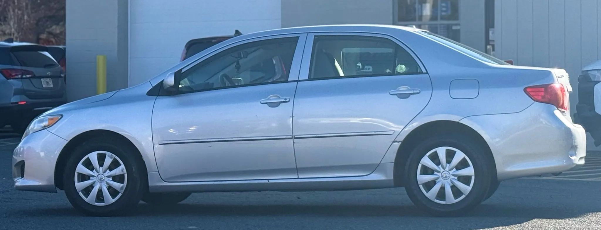 Used 2010 Toyota Corolla S image 4