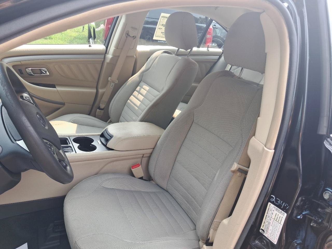 Used 2017 Ford Taurus SE FWD image 17